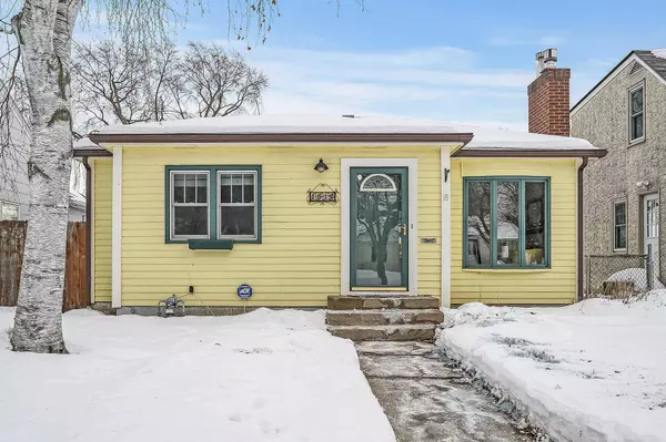 1512 Saint Albans ST N, Saint Paul, MN 55117