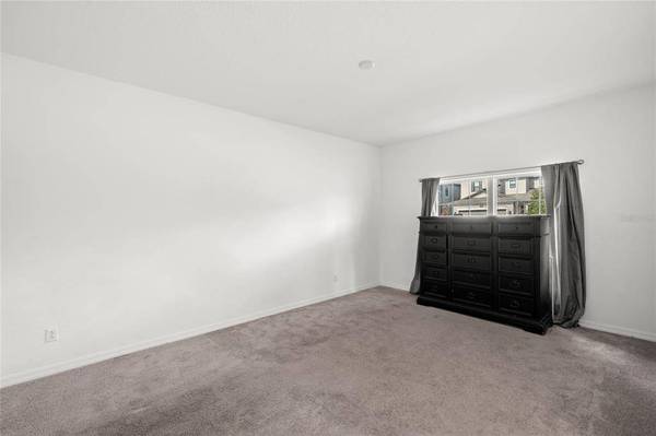 19376 BLOSSOM VINE LN, Lutz, FL 33558