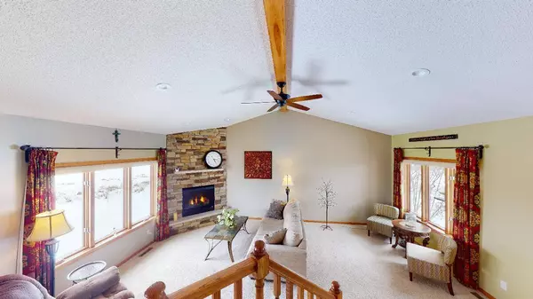 909 Wyatt CIR, Montrose, MN 55363