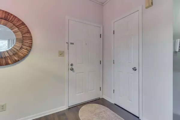 7566 Reflections Drive Unit 1, Indianapolis, IN 46214