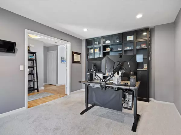 11779 Holbrook Close, Fishers, IN 46037