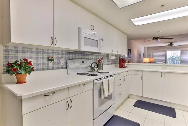 4 OCEANS WEST BLVD #302A, Daytona Beach Shores, FL 32118