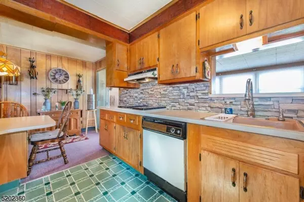 42 Forest Way, Clifton City, NJ 07013