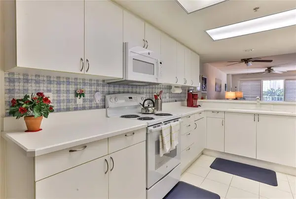 4 OCEANS WEST BLVD #302A, Daytona Beach Shores, FL 32118