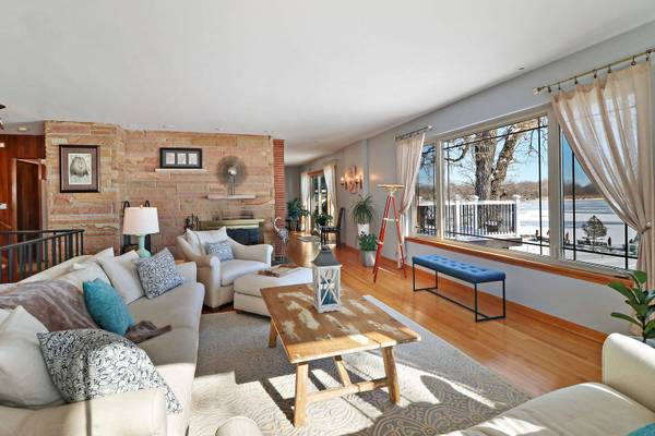 5010 Woodrow AVE, Mchenry, IL 60051