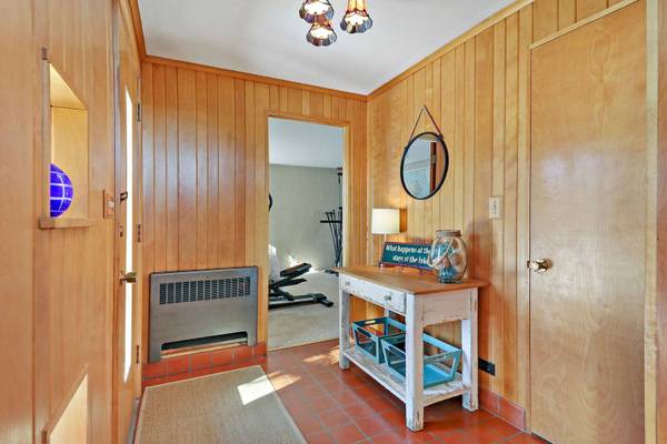 5010 Woodrow AVE, Mchenry, IL 60051