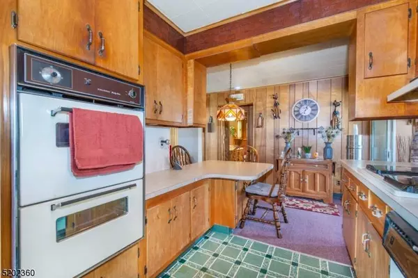 42 Forest Way, Clifton City, NJ 07013