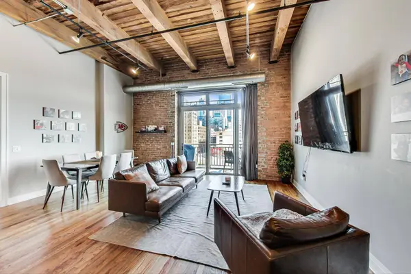 770 W Gladys Avenue #502, Chicago, IL 60661