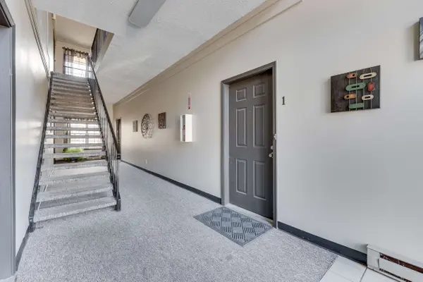 7566 Reflections Drive Unit 1, Indianapolis, IN 46214