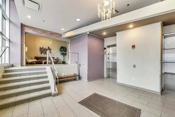 770 W Gladys Avenue #502, Chicago, IL 60661