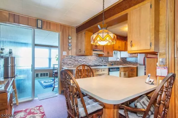 42 Forest Way, Clifton City, NJ 07013