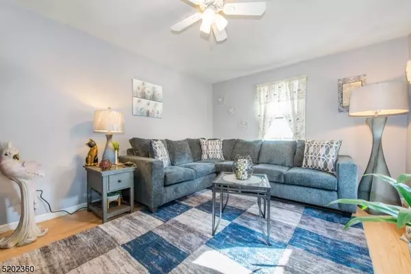 42 Forest Way, Clifton City, NJ 07013