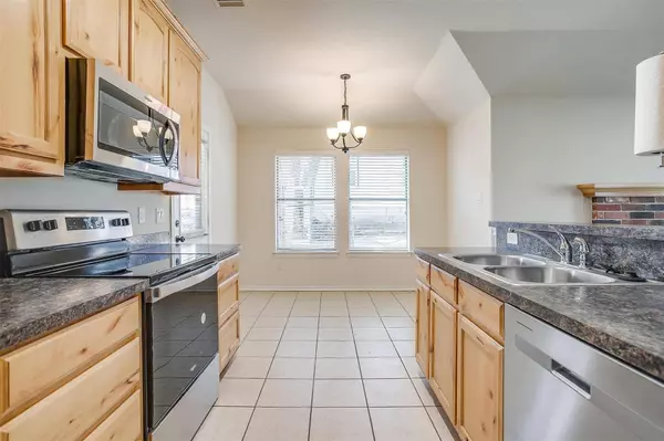 5025 Kessler Road, River Oaks, TX 76114