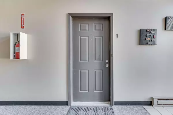 7566 Reflections Drive Unit 1, Indianapolis, IN 46214