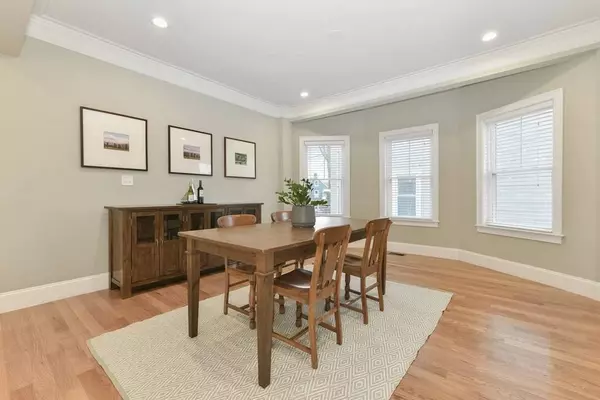 14 Newburg St, Boston, MA 02131