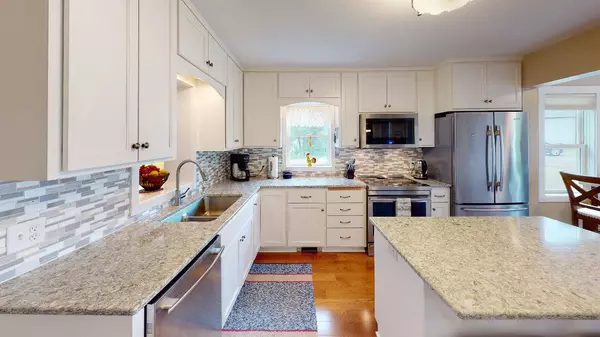 31890 Lily ST NW, Cambridge, MN 55008