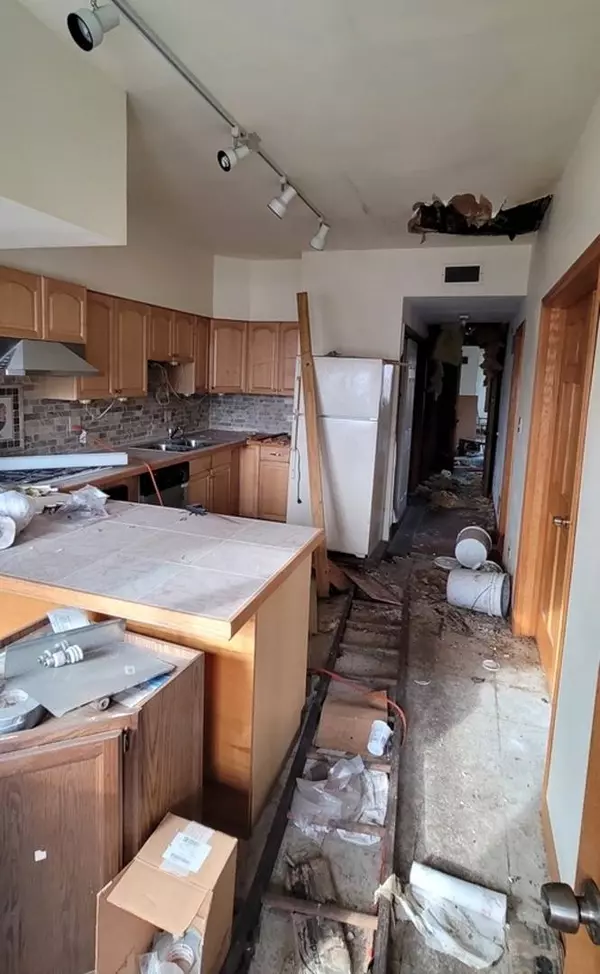 6031 W Irving Park Road, Chicago, IL 60634