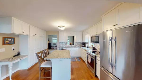 31890 Lily ST NW, Cambridge, MN 55008