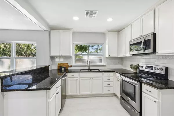 4134 EDGEWATER DR, Orlando, FL 32804