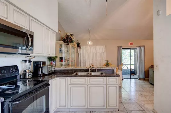 7458 RADIANT CIR, Orlando, FL 32810