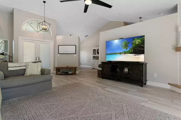 2417 SE Delano RD, Port Saint Lucie, FL 34952