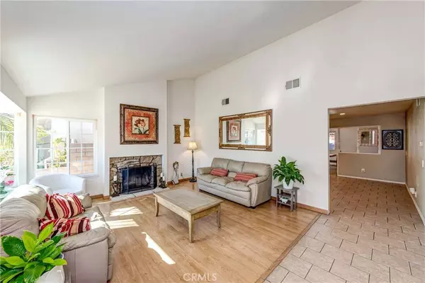 3113 W Vallejo DR, Anaheim, CA 92804