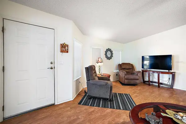 21 TROUT LAKE DR, Eustis, FL 32726