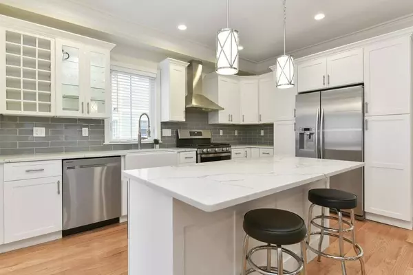 14 Newburg St, Boston, MA 02131