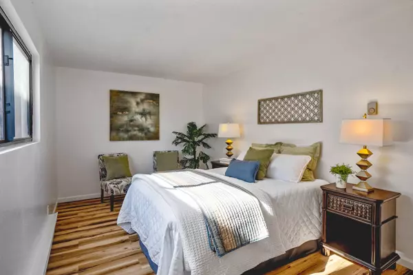 75 Park LN #A, White Rock, NM 87547