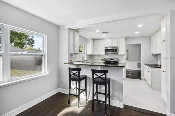 4134 EDGEWATER DR, Orlando, FL 32804