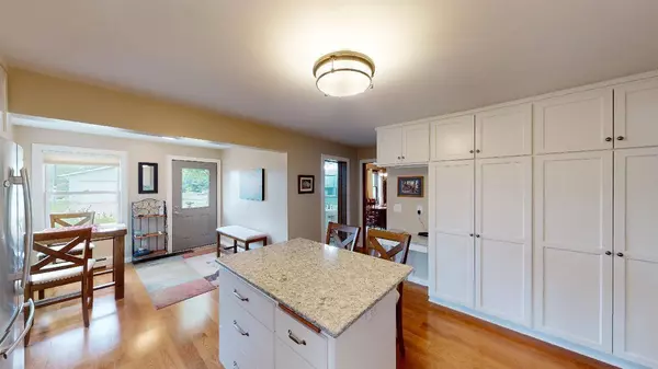 31890 Lily ST NW, Cambridge, MN 55008