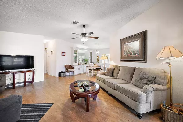 21 TROUT LAKE DR, Eustis, FL 32726