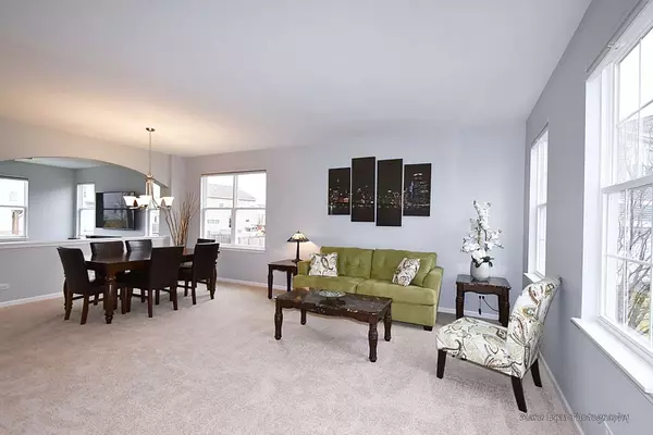 4104 Weaver Court, Oswego, IL 60543