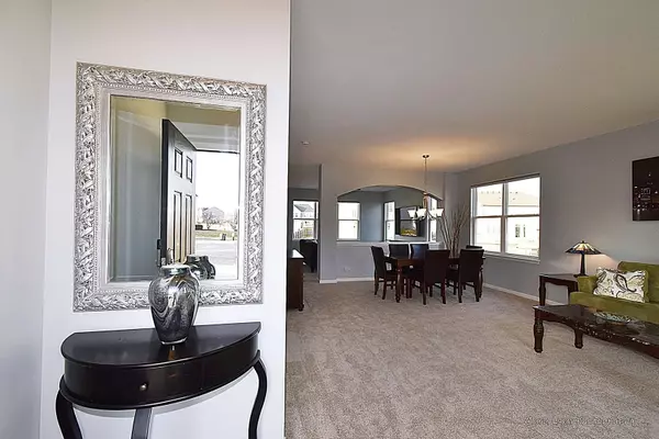 4104 Weaver Court, Oswego, IL 60543