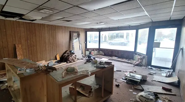 6031 W Irving Park Road, Chicago, IL 60634