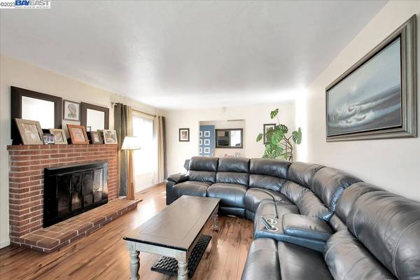 24923 Mead Way, Hayward, CA 94541