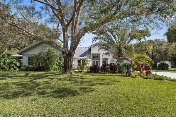 2417 SE Delano RD, Port Saint Lucie, FL 34952