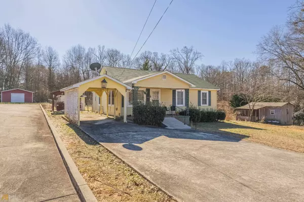 61 Richardson St, Toccoa, GA 30577
