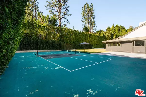 1071 Laurel Way, Beverly Hills, CA 90210