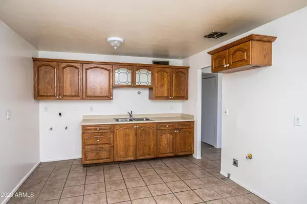 4102 W FLOWER Street, Phoenix, AZ 85019