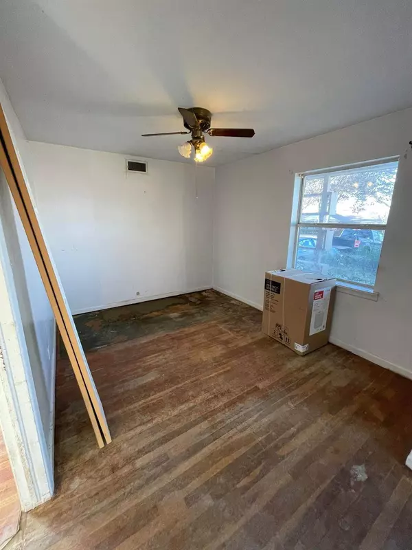 1804 Baxley Drive, Carrollton, TX 75006