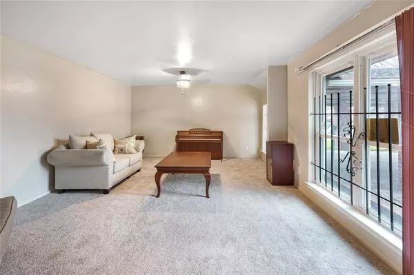 7706 Langley RD, Houston, TX 77016