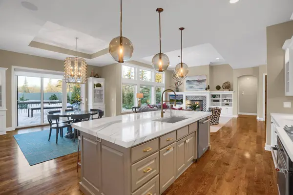 6412 Landings CT, Chanhassen, MN 55331