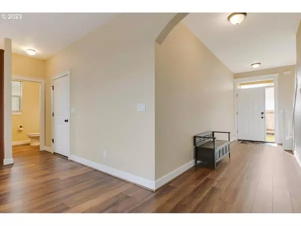 2601 NINA PL, Hubbard, OR 97032