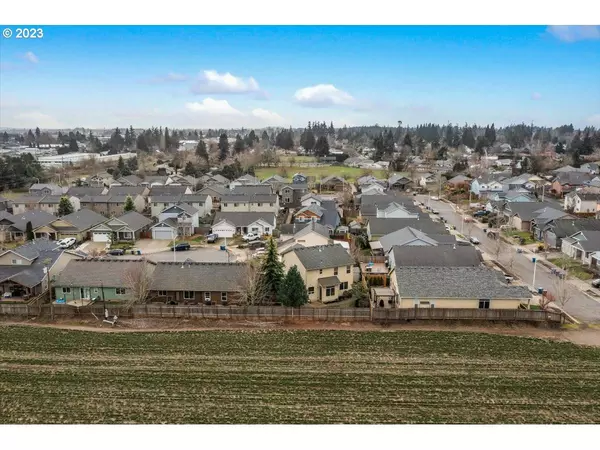 2601 NINA PL, Hubbard, OR 97032