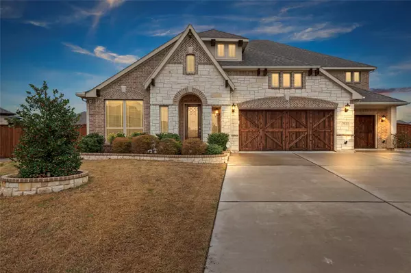 7551 Brooklake Drive, Grand Prairie, TX 75054