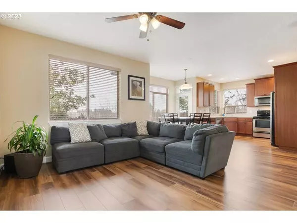 2601 NINA PL, Hubbard, OR 97032