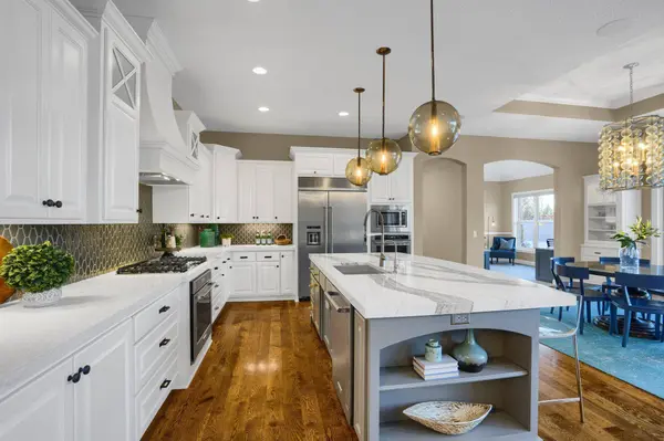 6412 Landings CT, Chanhassen, MN 55331