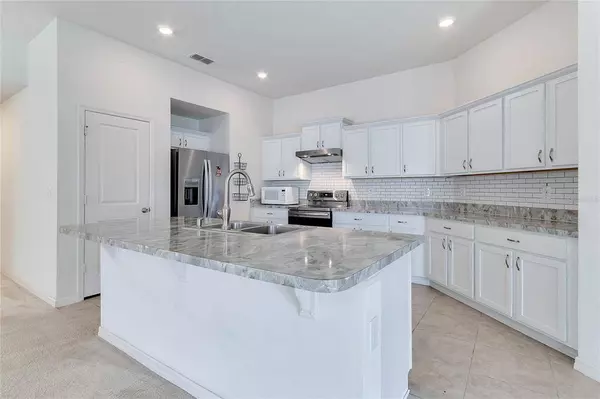 2823 MOSSHIRE CIR, Saint Cloud, FL 34772