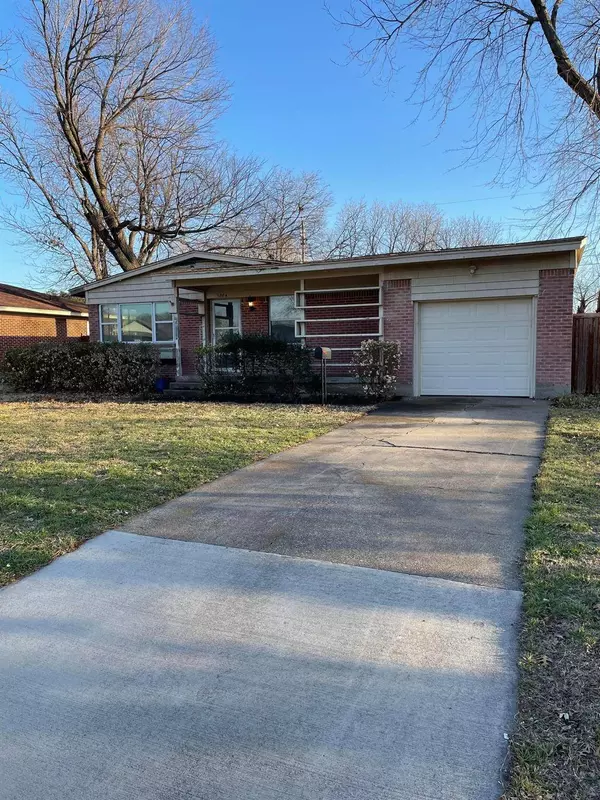 1804 Baxley Drive, Carrollton, TX 75006